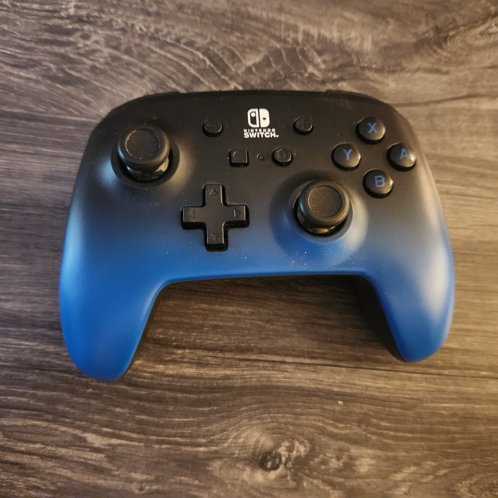 Nintendo Switch Controller - Black and Blue